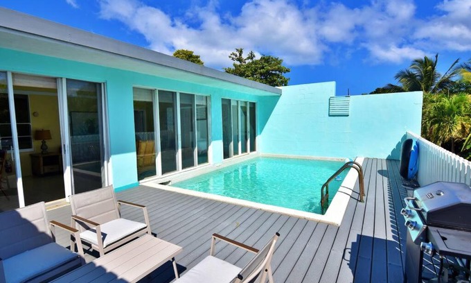Red Hook Apartment | Lovely 1BR condo with private pool @Sapphire Beach VIII