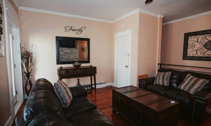 West Philadelphia Apartment | Lovely 2 bdrm apt in Univ. City