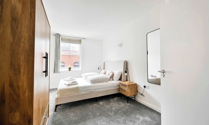 Tower Hill Apartment | Lovely 2 BED Tower Bridge Apartment Sleeps 6