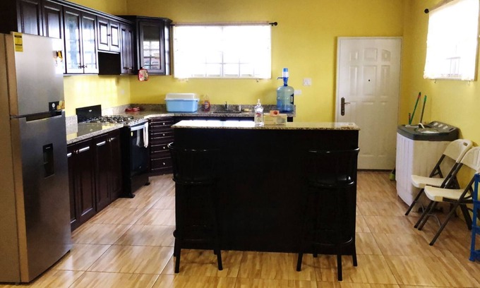 Georgetown Apartment | Lovely 2 Bedroom Apartment In A Safe And Child Friendly Neighborhood
