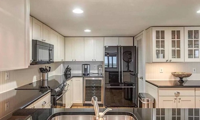 Vanderbilt Beach House | Lovely 2-bedroom condo with pool + beach access