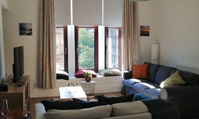 Glasgow Westend House | Lovely 2 bedrooms flat in the heart of Western, pet friendly