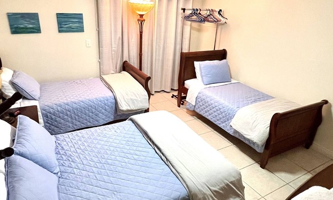 Pompano Beach Apartment | Lovely 2BED 2BA Apartment with pool near the beach