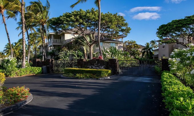 Waikoloa Condo | Lovely 2nd Floor Unit On Golf Course, Easy walk to Beach, Restaurants, Shopping