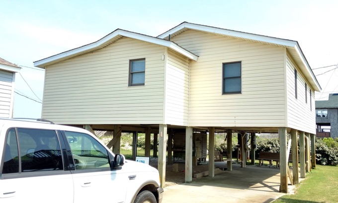 South Nags Head Cottage | Lovely 3 Bedroom Oceanside Cottage With No Street To Cross.