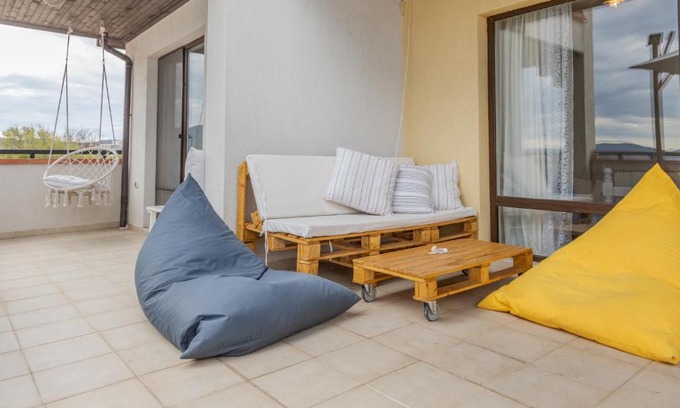 Chernomorets Apartment | Lovely 3BD flat with PARKING and SEA VIEW by Flаt Manаger