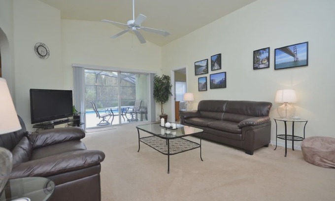Sandy Ridge House | Lovely 5 Bed Game Spa Pool Home in Sandy Ridge