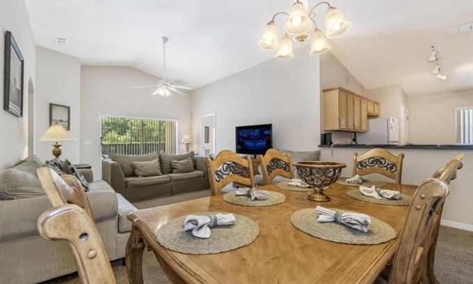 Greater Groves House | Lovely 5 Bedroom Pool Home with Conservation View In Clermont