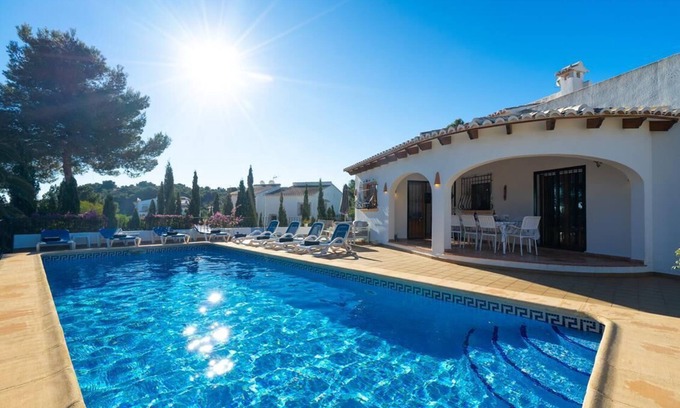 Media Luna Villa | Lovely and comfortable luxury villa with private pool in Javea, on the Costa Blanca, Spain for 8 persons