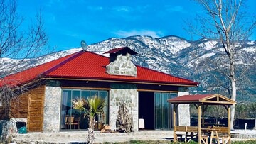 Orhangazi Villa | Lovely and Cozy Stone House with Hammam and Fireplace in Iznik, Bursa