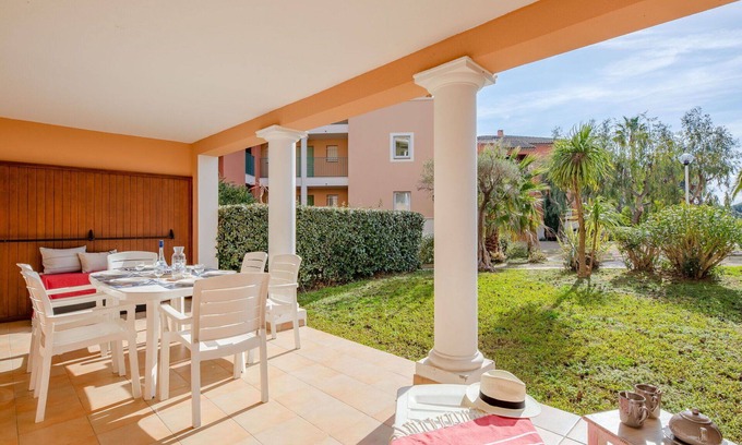Les Issambres Apartment | Lovely apartment for 6 people with pool, A/C, WIFI, TV and terrace