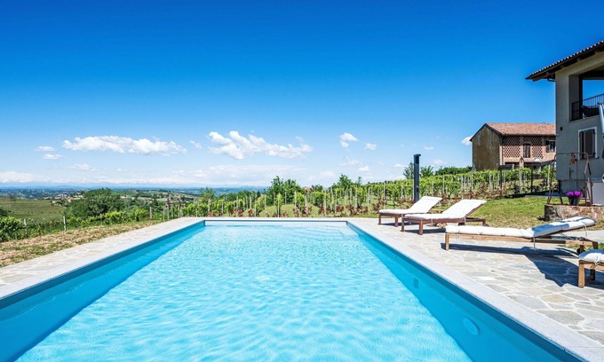 Costigliole d'Asti Apartment | Lovely apartment for 4 people with pool, A/C, WIFI, TV, terrace and parking