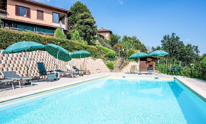 Cortazzone Villa | Lovely apartment in villa for 4 people with pool, WIFI, TV, patio and pets allowed