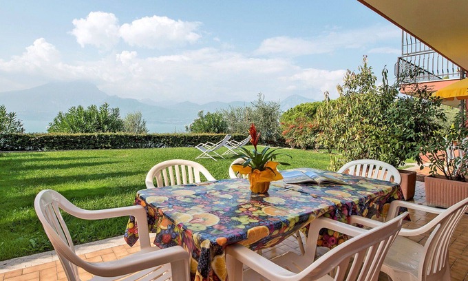 Frader Apartment | Lovely apartment for 5 guests with WIFI, pool, A/C, TV and terrace