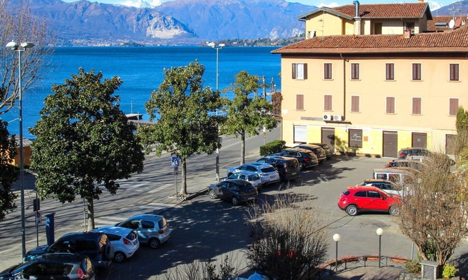 Laveno Apartment | Lovely apartment for 4 people with WIFI, TV, balcony and pets allowed
