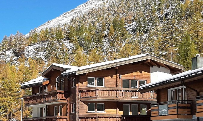 Saas Almagell Apartment | Lovely apartment for 6 people with WIFI, TV and balcony
