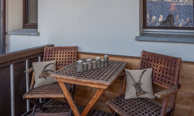 Sankt Moritz-Bad Apartment | Lovely apartment for 4 guests with WIFI, TV, balcony, pets allowed and panoramic view