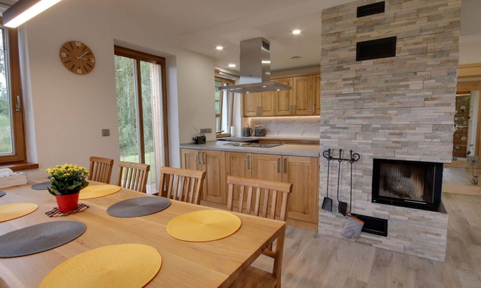 Korenov Apartment | Lovely apartment for 8 people with WIFI, TV, terrace and parking