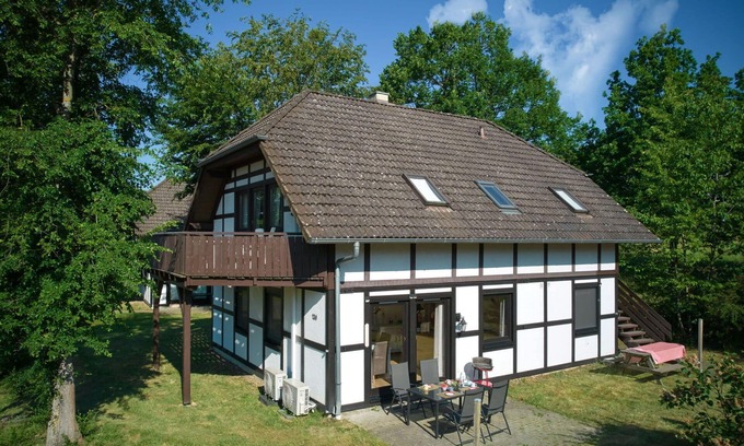 Feriendorf Frankenau House | Lovely apartment in villa for 4 guests with WIFI, TV, terrace and pets allowed