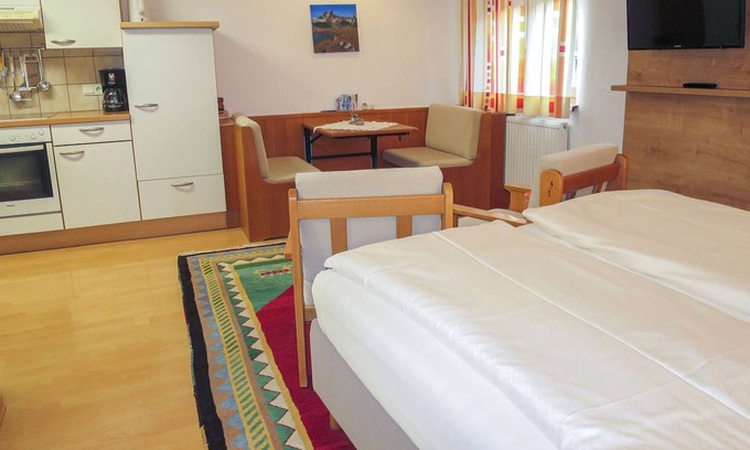 Sankt Anton am Arlberg Apartment | Lovely apartment for 2 people with WIFI, TV, pets allowed and parking