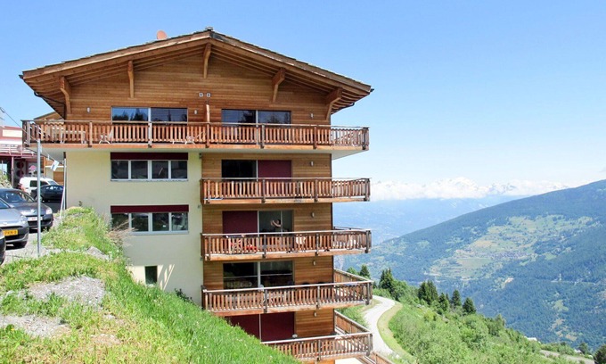 Vex Apartment | Lovely apartment for 8 guests with WIFI, hot tub, TV and balcony