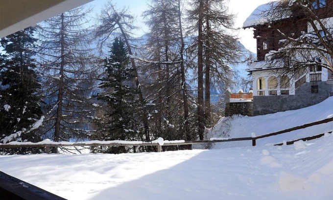 St. Moritz Apartment | Lovely apartment for 4 guests with WIFI, TV and balcony