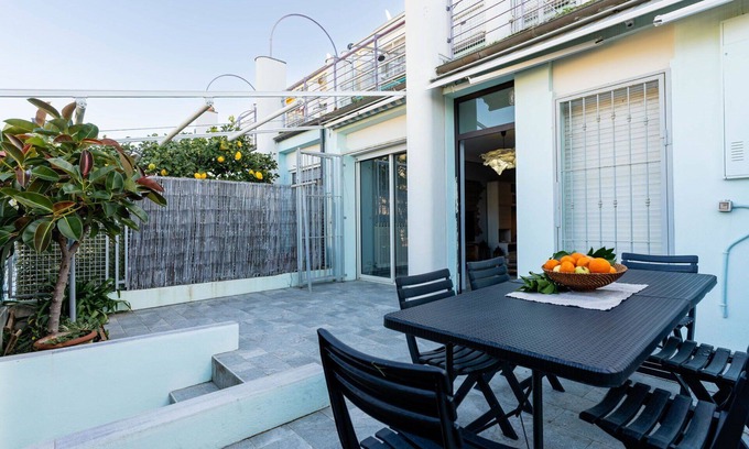 Ospedaletti Apartment | Lovely apartment for 4 people with WIFI, TV, terrace, pets allowed and panoramic view