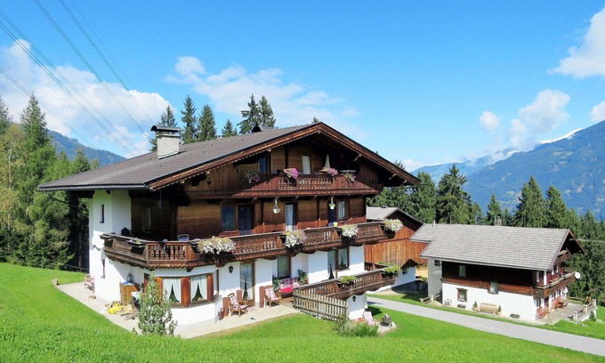 Emberg Apartment | Lovely apartment for 6 people with WIFI, TV and balcony