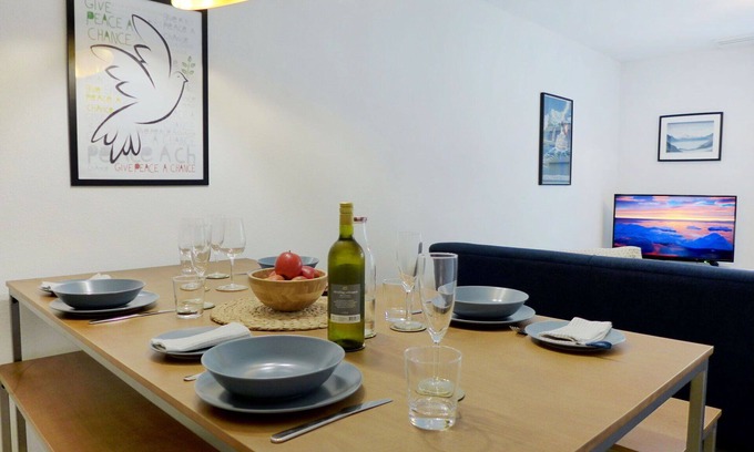 Blausee Apartment | Lovely apartment for 4 people with WIFI, TV, balcony and pets allowed