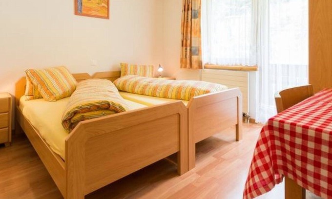 Saas-Fee Apartment | Lovely apartment for 5 people with WIFI, TV, balcony and pets allowed