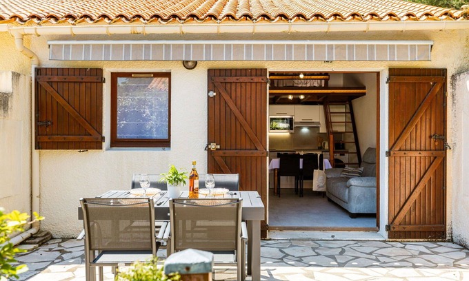 Les Mathes Apartment | Lovely apartment for 4 people with WIFI, TV and terrace