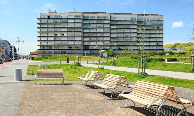 Bredene Apartment | Lovely apartment for 2 people with WIFI, TV, balcony and pets allowed