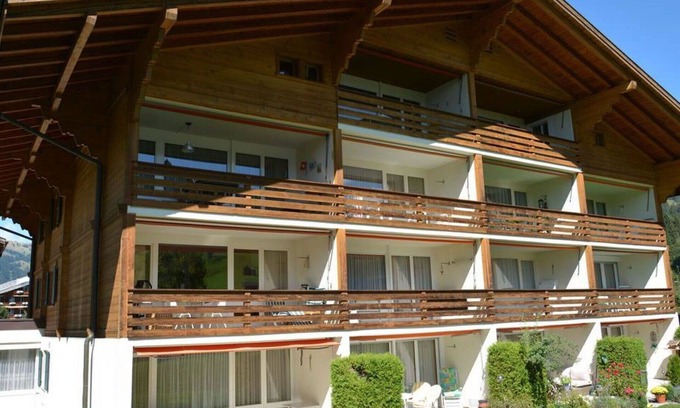 Gstaad Apartment | Lovely apartment for 4 guests with WIFI, TV, balcony and pets allowed