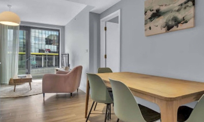 Wembley Park Apartment | Lovely apartment for 4 people with WIFI, TV and terrace