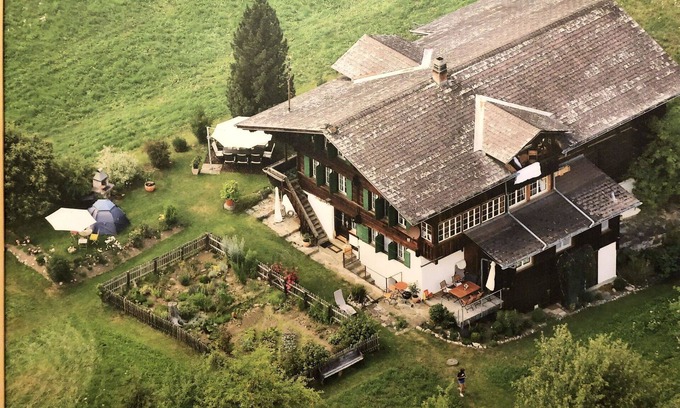 Lenk Apartment | Lovely apartment for 4 guests with WIFI, TV, balcony and pets allowed