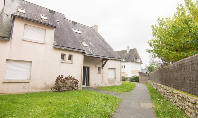 La Trinite-sur-Mer Apartment | Lovely apartment for 4 people with WIFI, TV and balcony