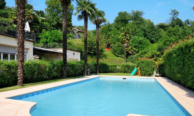 Luino Apartment | Lovely apartment for 4 people with WIFI, pool, TV and balcony