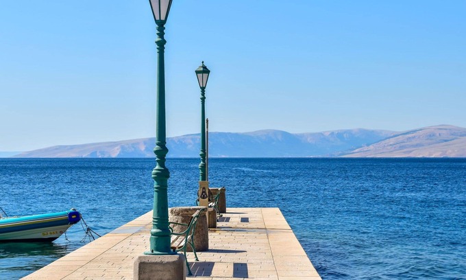 Sveti Juraj Apartment | Lovely apartment for 4 people with A/C, WIFI, TV and terrace