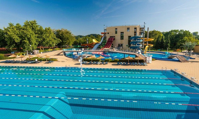 Ptuj Apartment | Lovely apartment for 4 people with WIFI, A/C, pool, TV and balcony