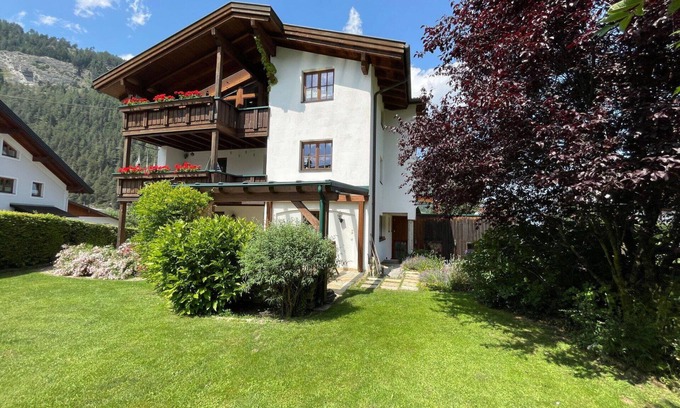Pfunds Apartment | Lovely apartment for 6 guests with WIFI, TV and terrace