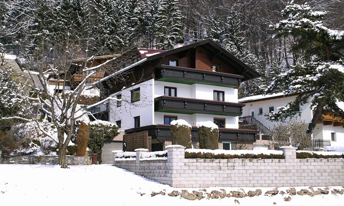 Bad Haering Apartment | Lovely apartment for 6 guests with WIFI, TV, terrace, panoramic view and parking