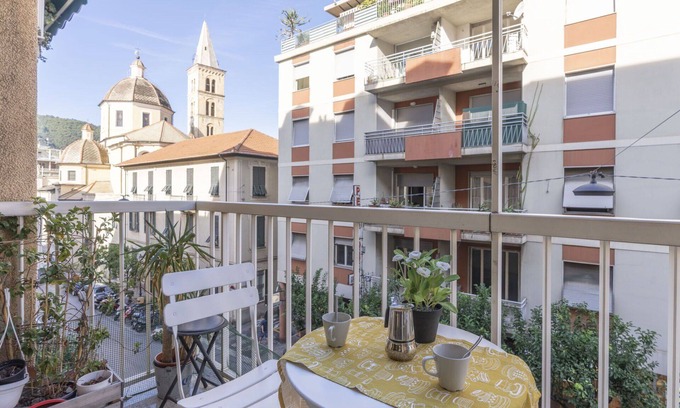 Alassio Apartment | Lovely apartment for 6 people with A/C, WIFI, TV, balcony and pets allowed