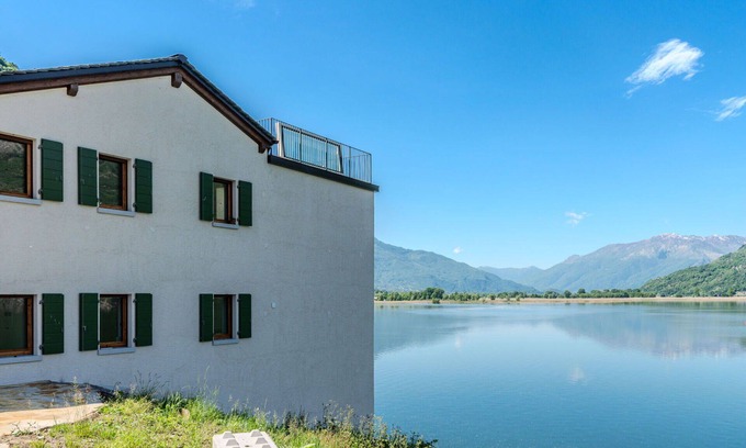 Verceia Apartment | Lovely apartment for 6 guests with WIFI, A/C, TV and terrace