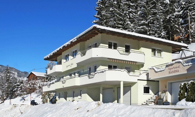 Hainzenberg Apartment | Lovely apartment for 7 people with WIFI, TV, terrace and parking