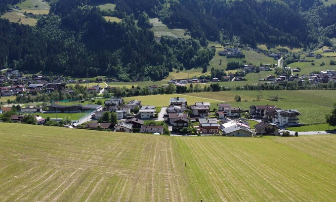 Schwendau Apartment | Lovely apartment for 6 guests with WIFI, TV, balcony, pets allowed and parking