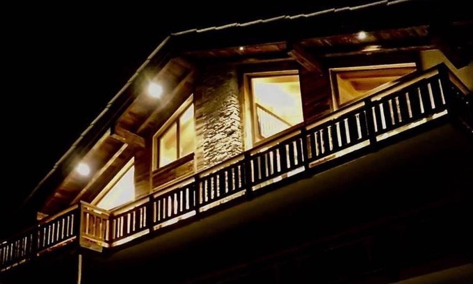 Saas-Fee Apartment | Lovely apartment for 8 people with WIFI, TV and balcony