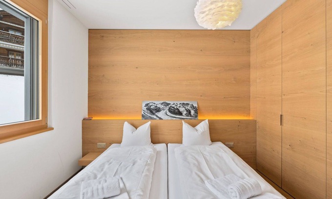 Valbella Apartment | Lovely apartment for 6 people with WIFI, TV and balcony