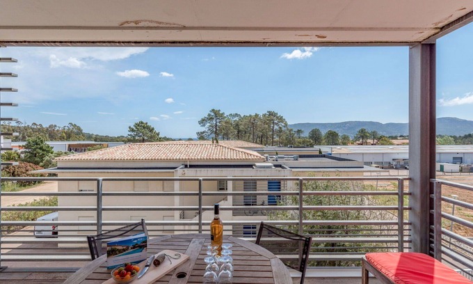 Porto-Vecchio Apartment | Lovely apartment for 6 guests with WIFI, A/C, TV and terrace