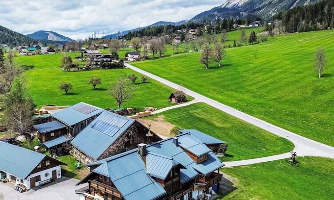 Ramsau am Dachstein Villa | Lovely apartment in villa for 3 people with WIFI, TV, balcony and pets allowed