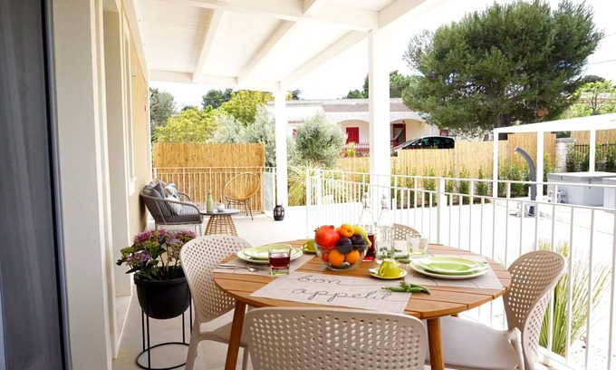 Laureto Villa | Lovely apartment in villa for 4 people with hot tub, WIFI, A/C, TV and veranda, close to Alberob.